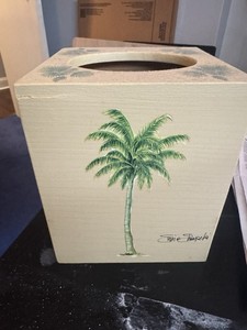 Tissue Holder