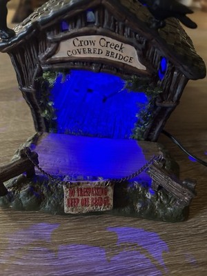 Dept 56 Crow Creek Covered  Bridge Lights Up Halloween Village New See Desc