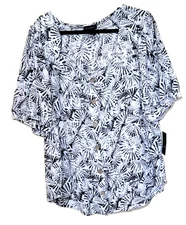 I.N. Studio Black White Stretch Wooden Buttons Lightweight Top Plus 3X