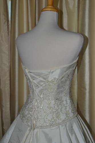 Silky Taffeta Casablanca Bridal Wedding Gown Dress 1839 sz 8 - Picture 11 of 11