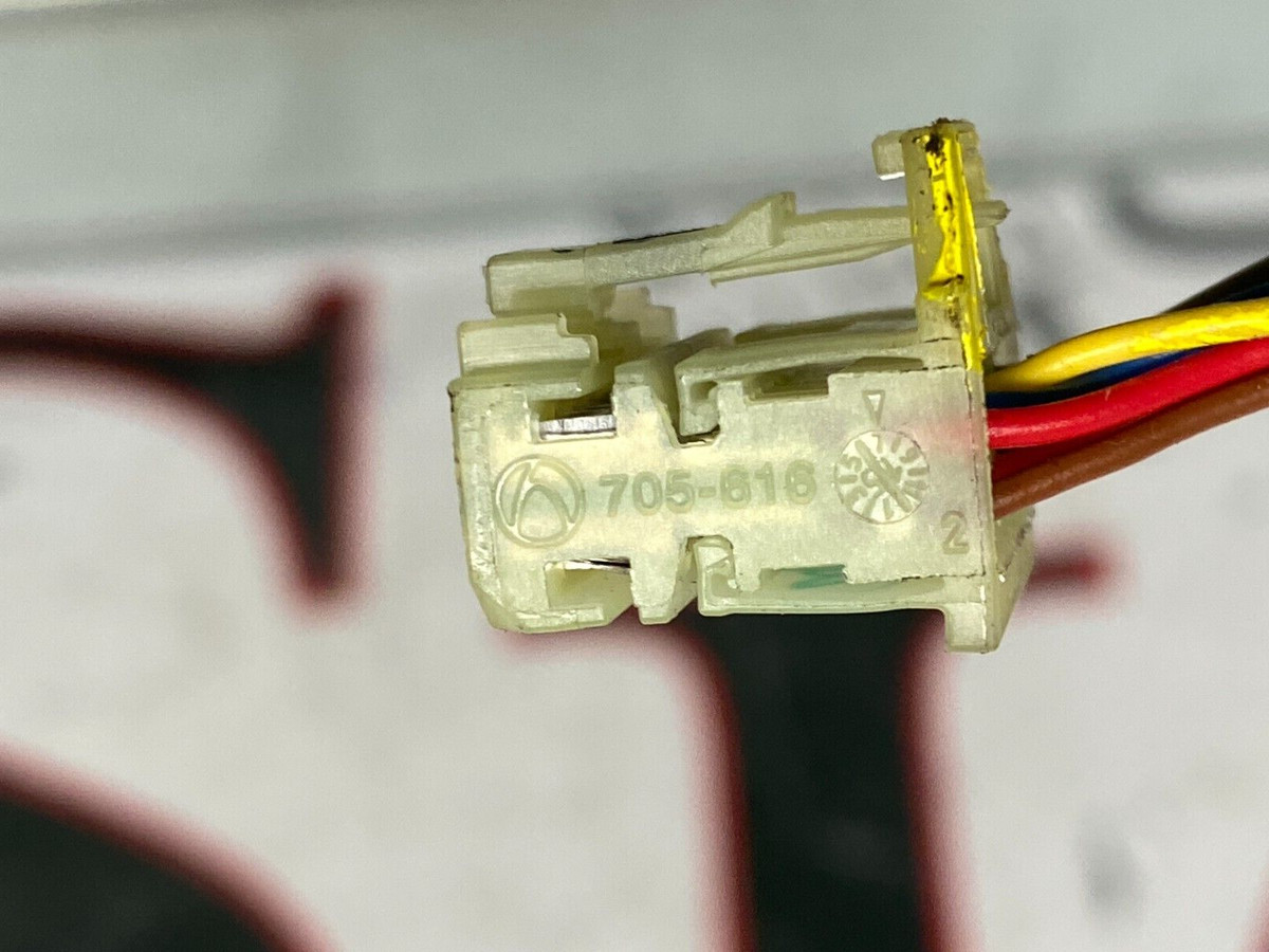 AS) GENUINE MERCEDES BENZ WIRING LOOM HARNESS PLUG CONNECTOR 