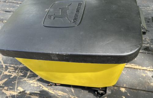 John Deere Insecticide Box - Picture 11 of 16