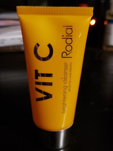 RODIAL Vit C Brightening Cleanser - Mini Size 0.6 fl oz./20ml - New Sealed - Picture 1 of 5