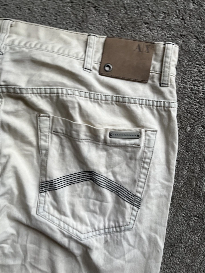 Pantalones de mezclilla Armani Exchange para hombre blanco roto algodón desgastado pierna recta talla 36S Foto 3 de 4