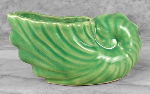 Mid-Century Coastal Avocado Green Nautilus Shell Planter - Picture 4 of 10