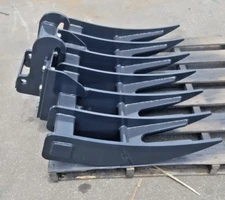 BOBCAT EXCAVATOR  WITH X-CHANGE HOOK UP 36" ROOT RAKE