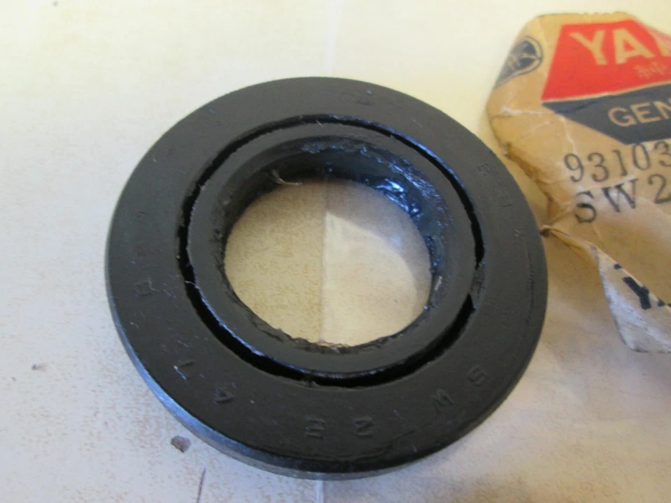 YAMAHA OEM - NUEVO SELLO DE ACEITE YA3 YA5 (25x47x8) / 93103-25007 - GETS FOUR 4 Foto 2 de 4