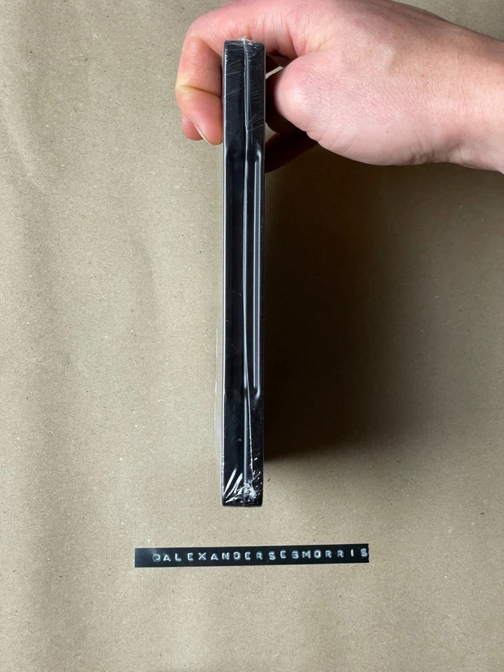 District 9 - Project Pop Art – Limited Edition Blu-ray Steelbook – New & Sealed - Image 3 of 4