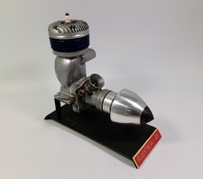 Excellent Vintage 1948 Hassad Bluestreak 65 Model Glow Hi Prof Engine w/Stand