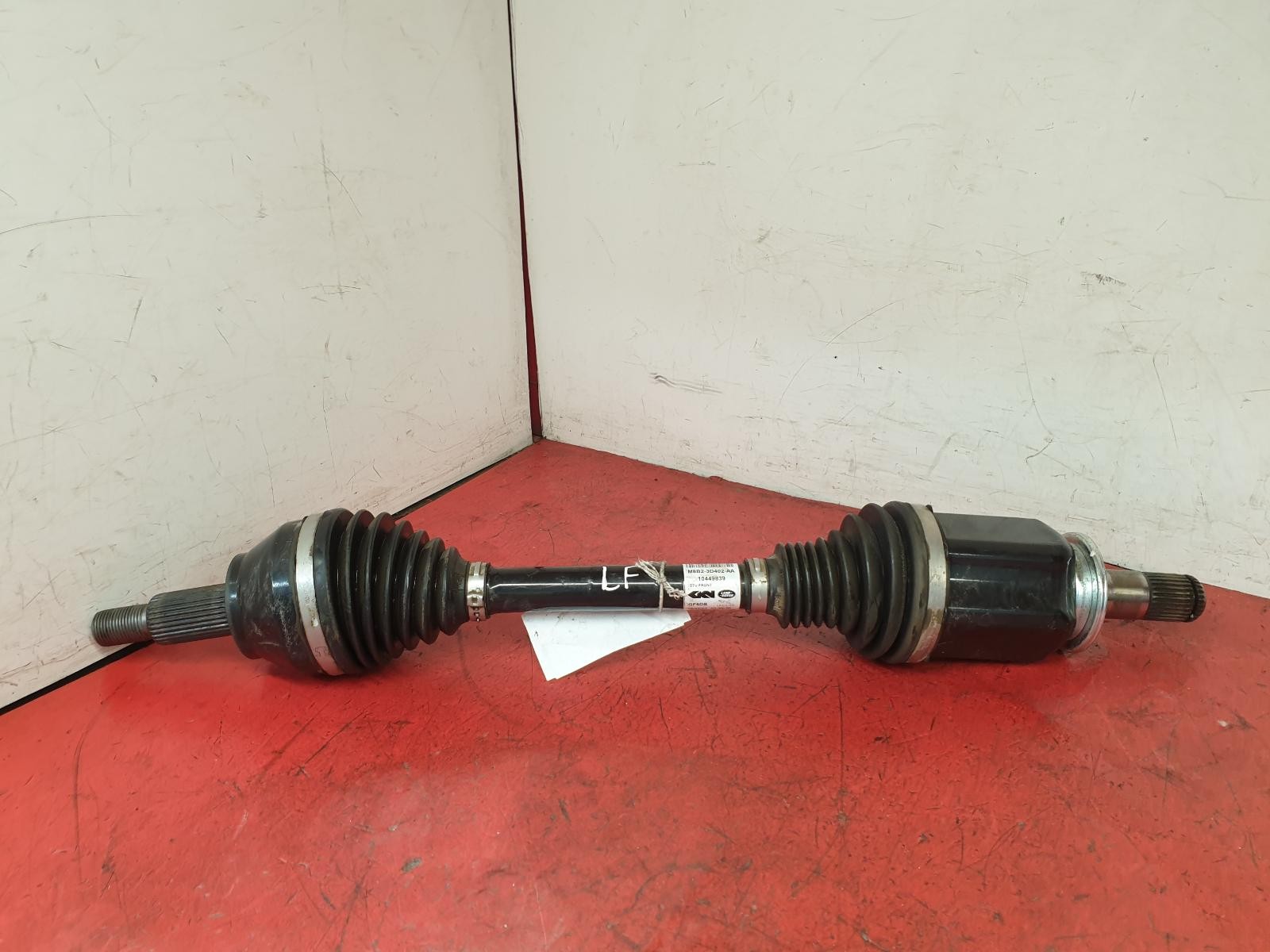 LANDROVER DEFENDER  PASSENGER SIDE NEARSIDE DRIVESHAFT 2023 3.0L