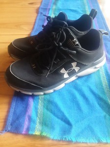 under armour assert 8 boys