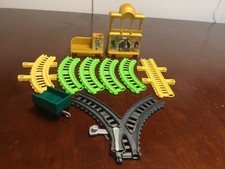 Thomas the Train Gullane 7 Plastic Tracks 2 Buildings 2018 1 Train Car