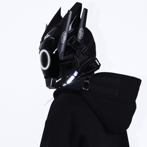 Futuristische Cybermaske mit LED-Leuchten für Cosplay und Techwear Mode - Bild 31 von 80