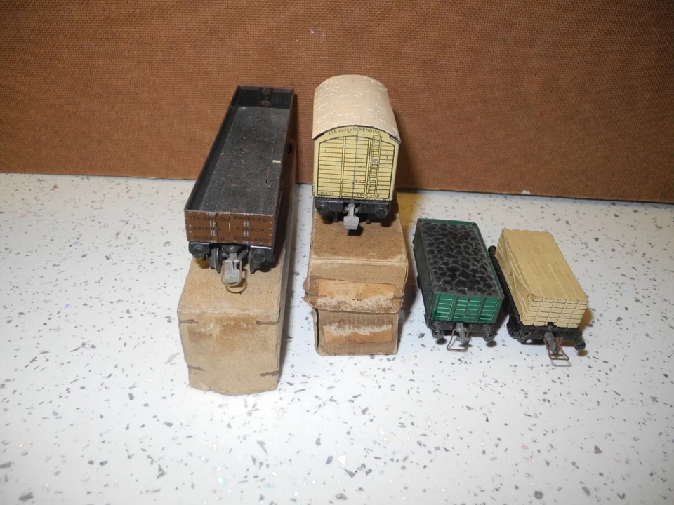 TRIX EXPRESS 4 TRUCKS. - Image 4 of 4