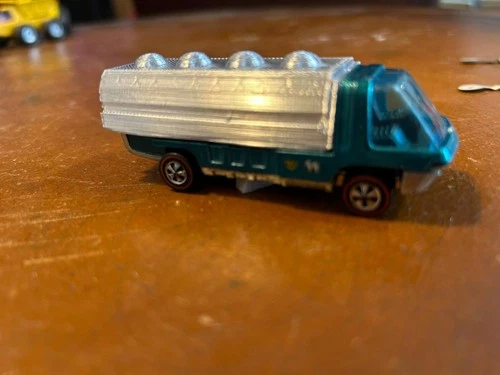 Hot Wheels Redline Heavyweights Tanker Truck w/ repo-bed Silver tank w/ hoses