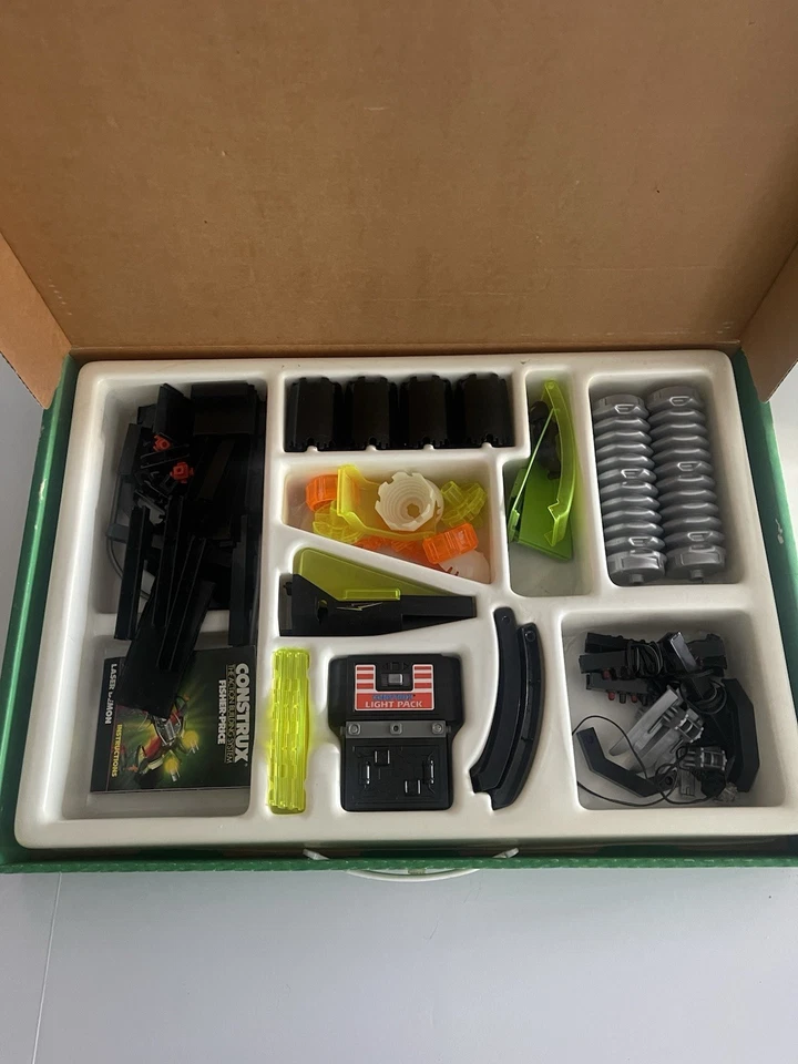 Fisher-Price Construx The Action Building System 6225 Laser Demon Alien Series - Image 2 of 4