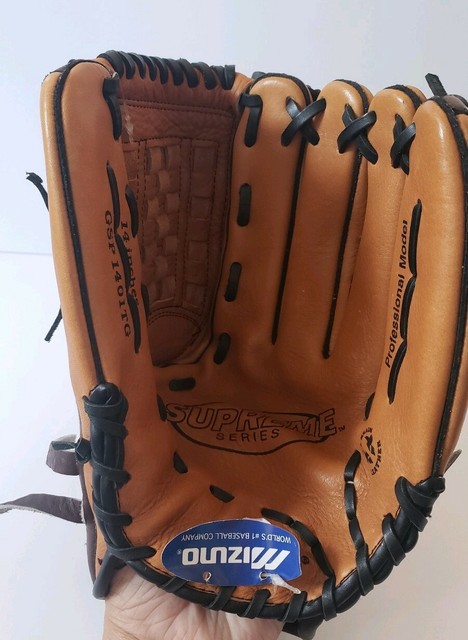 predator gloves pink