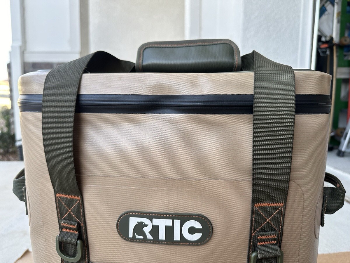 RTIC Backpack Cooler 36 Can, Insulated Portable Soft Cooler Bag Waterproof  *READ