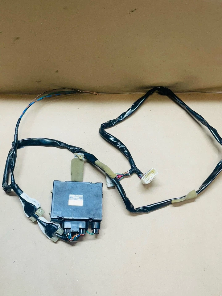 Módulo convertidor de luz de freno Toyota Tacoma 1998-2004 OEM #08921-04820 Foto 2 de 4