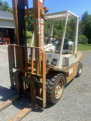 Forklift Nissan 6000lbs Cap. RGH02A30V