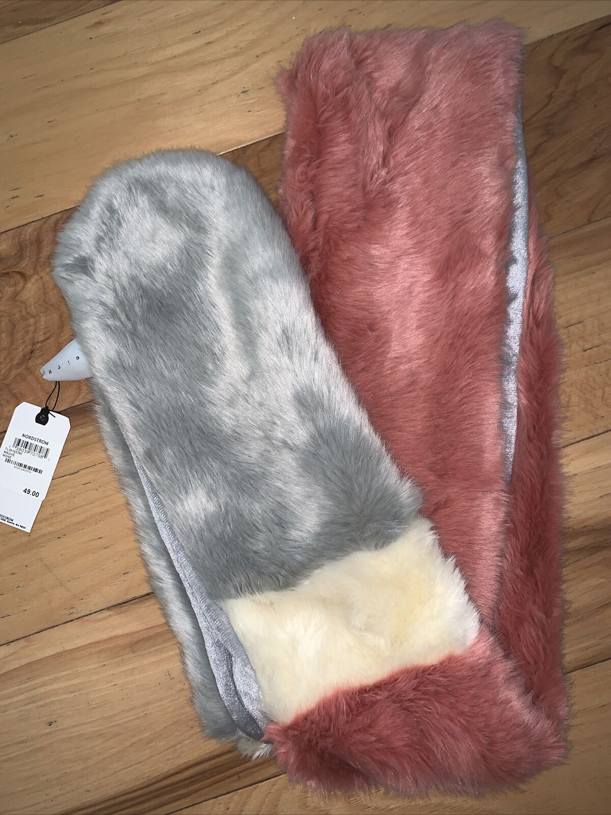 NWT Leith gray white pink faux fur scarf with clasp 5.5” W X 62” L MSRP $49