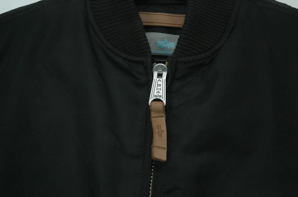 Chaqueta militar de bombardero Alpha Industries MA1 para mujer Foto 3 de 4