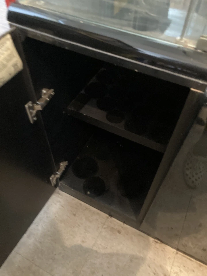 MILLENNIUM China Cabinet - Image 2 of 4