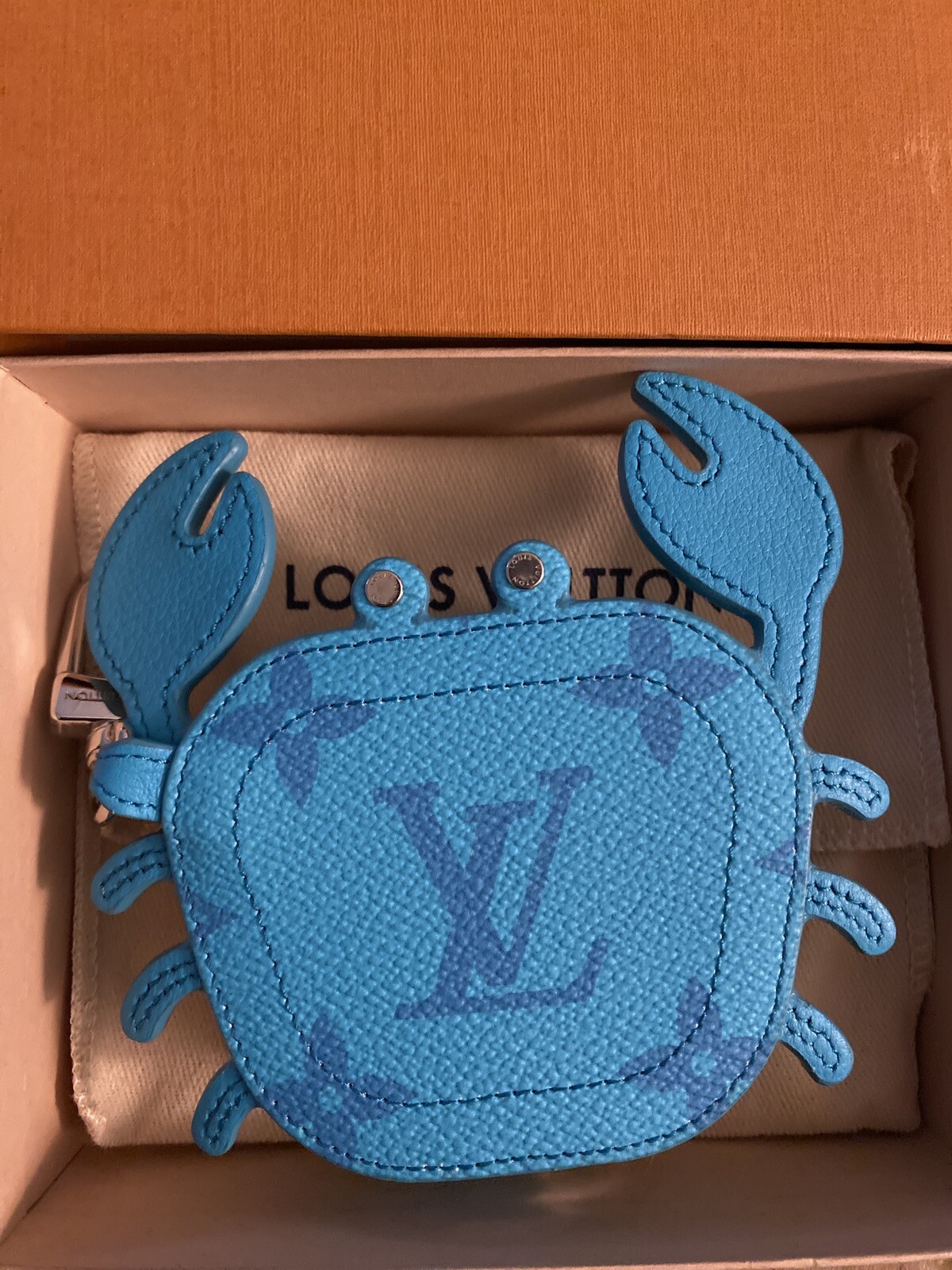 Louis Vuitton BLUE Crab Bag Charm Pre-Fall 24 SOLD OUT Pharrell Williams M01930 image 3