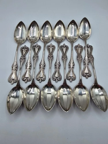 Sterling Silver Old Colonial  By Towle  Spoon Set Of 12