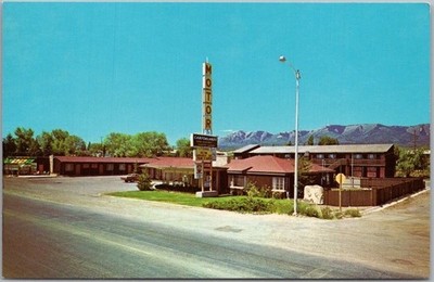 MONTICELLO, Utah Postcard ''CANYONLANDS MOTOR LODGE Street View c1960s Unused