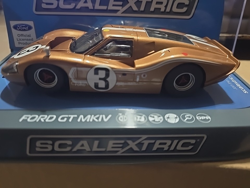 Scalextric C3893A 50 Years of Le Mans Ford GT MK IV And GTE. 1/32 Slot Car. Scalextric C3893A 50