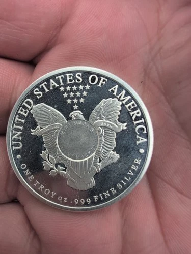 1 Troy Oz .999 Fine Silver SMI Walking Liberty Round BU Coin