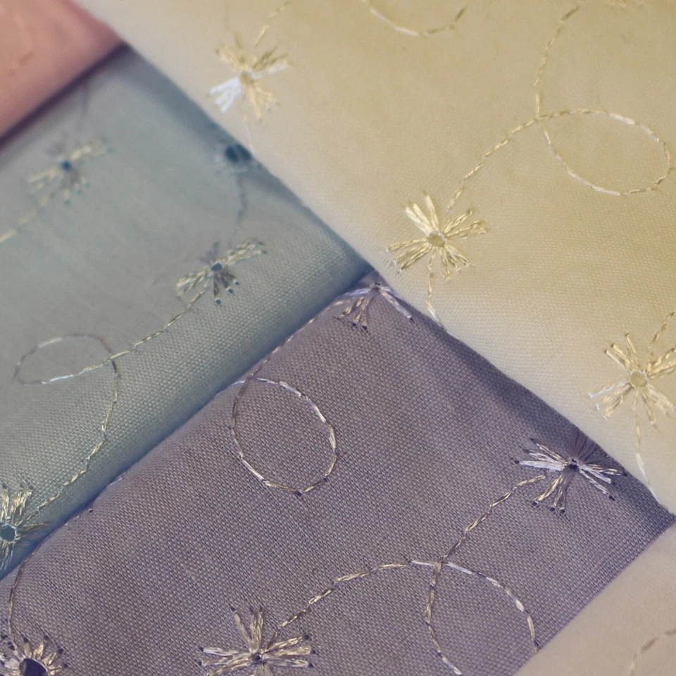 Broderie Anglaise (3 Loch Design) Bestickt Polybaumwolle - Massive Frühling Sale - Bild 2 von 3