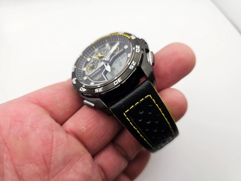 Citizen watch Promaster Jw0125-00e Super Cronograph Agent M ECO DRIVE - Imagem 3 de 4