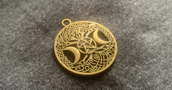 Protection Evil Eye Metaphysical Pendant Wicca Pagan Modern Alchemy Ritual Magic - Image 2 of 2