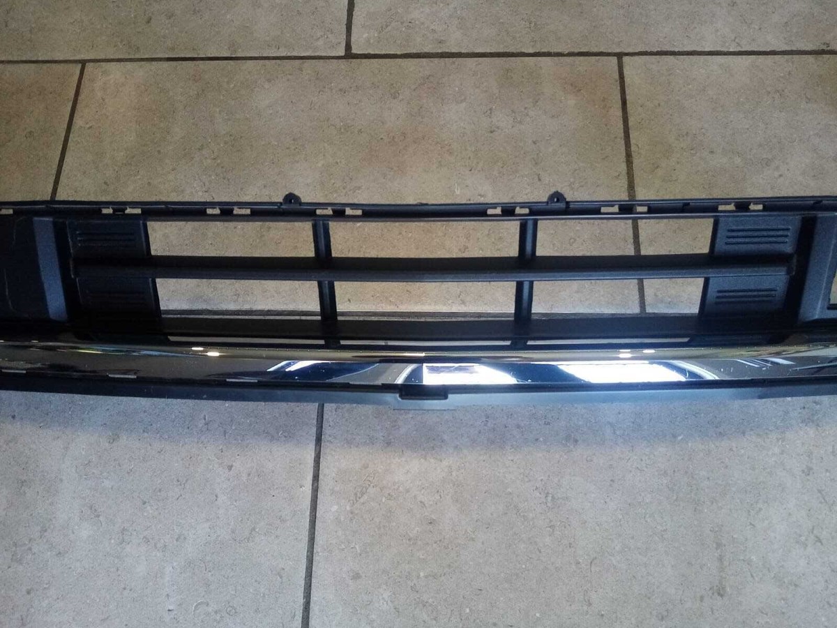 TAHOE 2021-2022 FRONT LOWER GRILLE WITH CHROME TRIM OEM 84796507 