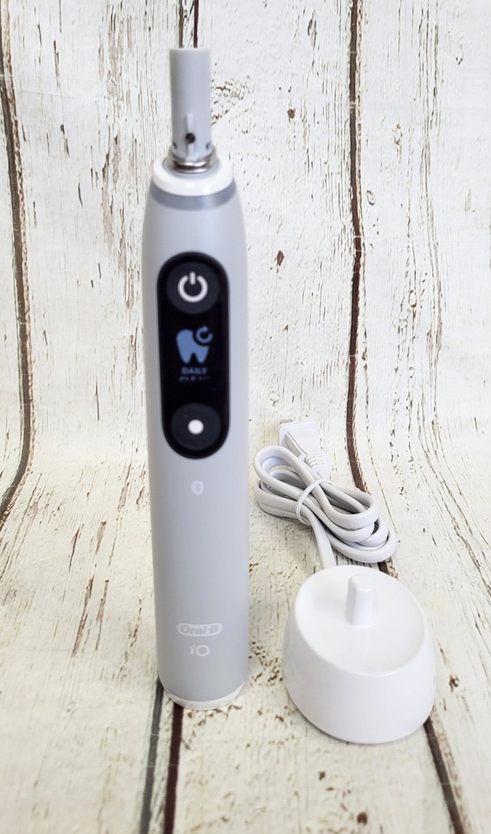 Braun Oral-B iO6 Series Electric Toothbrush Handle w/ Charger