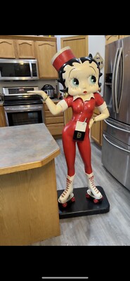 Cinéma - Statue de Betty Boop serveuse de restaurant américain