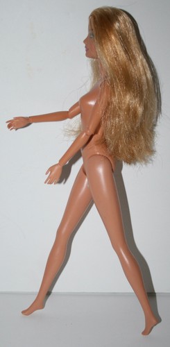 Mattel Barbie Doll Golden Blonde Hair Bendable Legs Articulated Arms and Hands - Picture 11 of 11