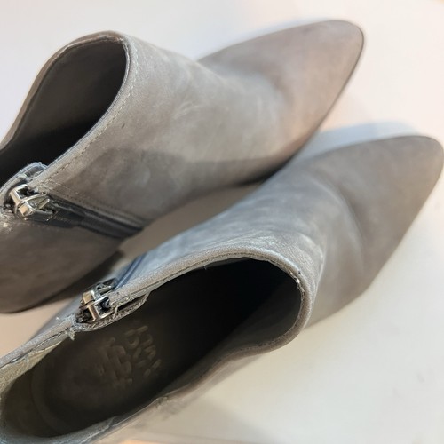 Botines Vince Camuto Kathrina Tacón Bloque - Cuero Gamuza Gris - Talla 6.5M - Imagen 10 de 12