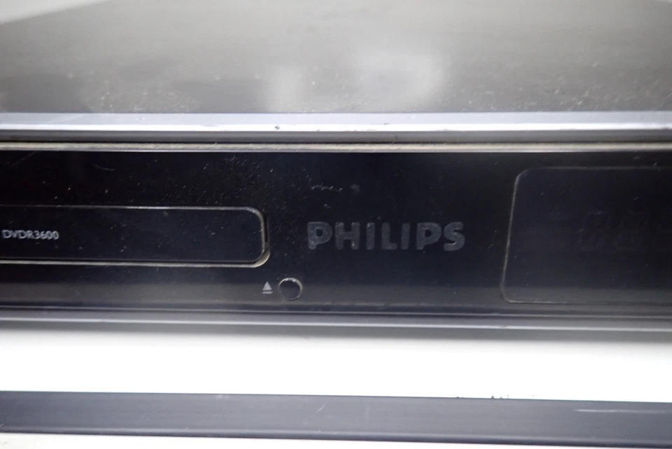 Philips DVDR3600 DVD Recorder Reg.2 EU PAL Secom TV Tuner Without remote control - Image 2 of 4