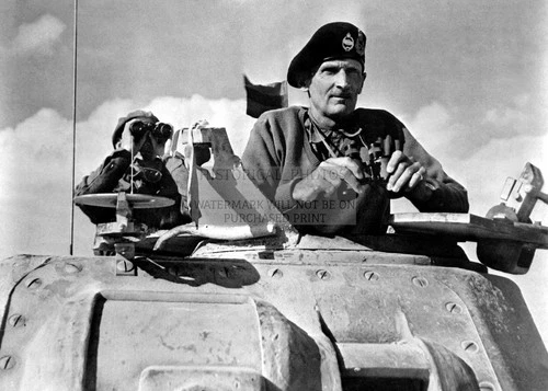 GENERAL BERNARD LAW MONTGOMERY IN TANK NORTH AFRICA WW2 5X7 PHOTO