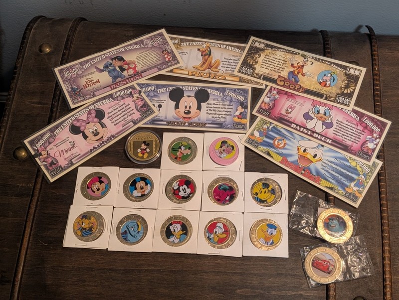 Walt Disney Collector Coins & Money. Mickey & Friends, 1 Million Dollars.