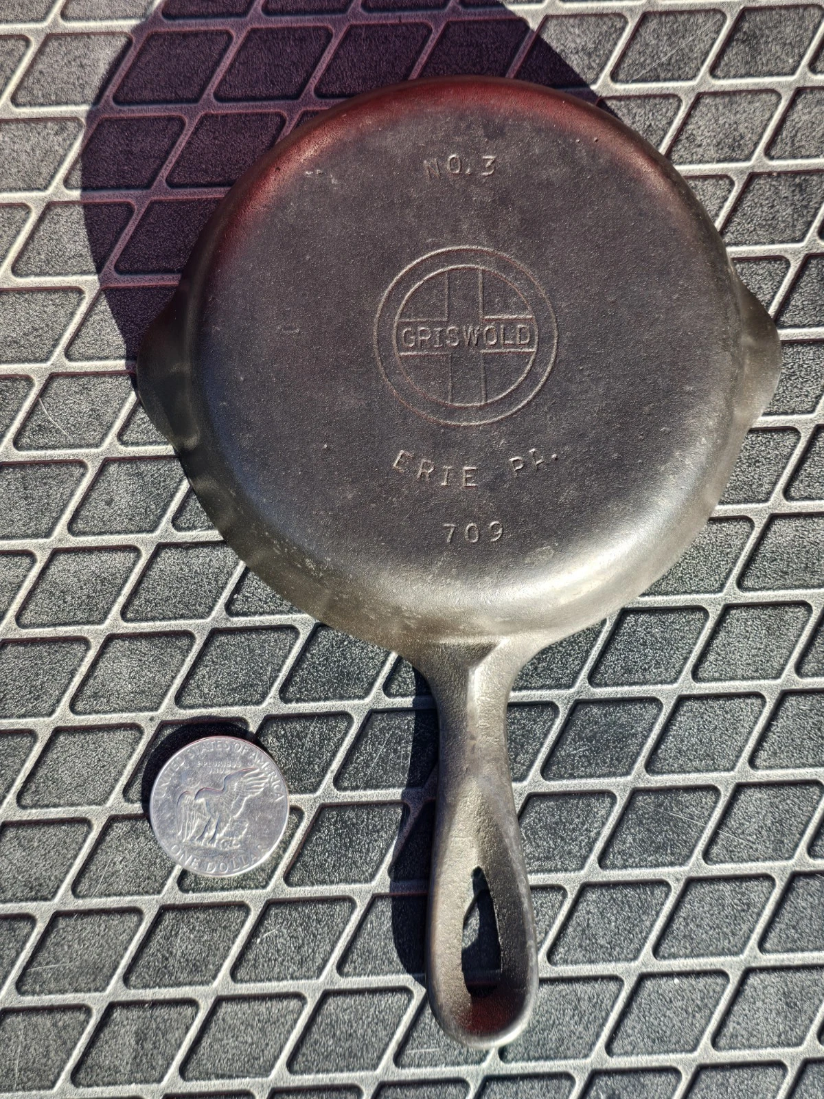 Antique Griswold Skillet☆ Old Erie Pennsylvania # 3 Cast Iron Pan☆USA COOKWARE!