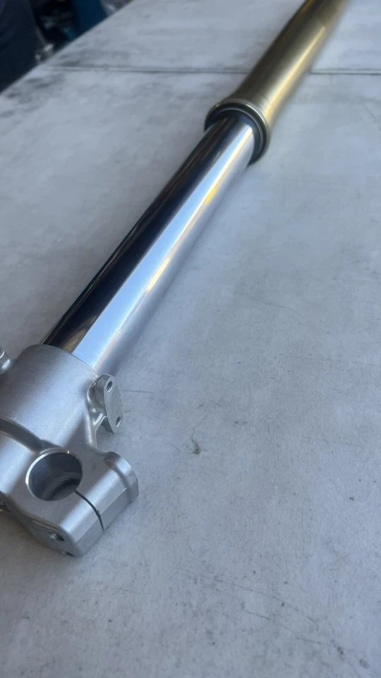 Amortiguador de resorte de suspensión delantera horquillas Suzuki RMZ450 2013-2014 Foto 3 de 4