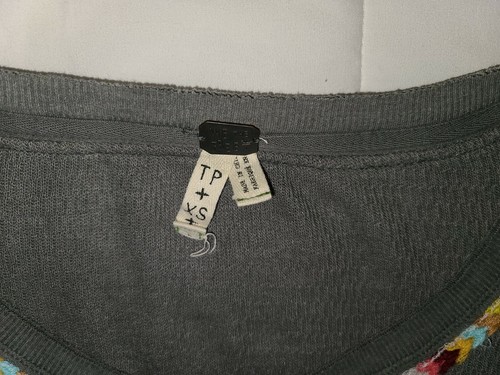 Para mujer Gris Bordado Mangas Largas Gofres Tejido Suéter Free People Talla XS - Imagen 5 de 6