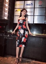 Floral fitted bodycon party evening midi dress size Small New with tags Bust 34