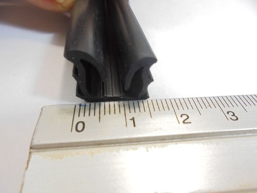 FOR MAZDA B2200 1987-93 92 WINDOW GLASS RUN CHANNEL FELT CHECK SIZE 19x12mm. - Picture 3 of 14