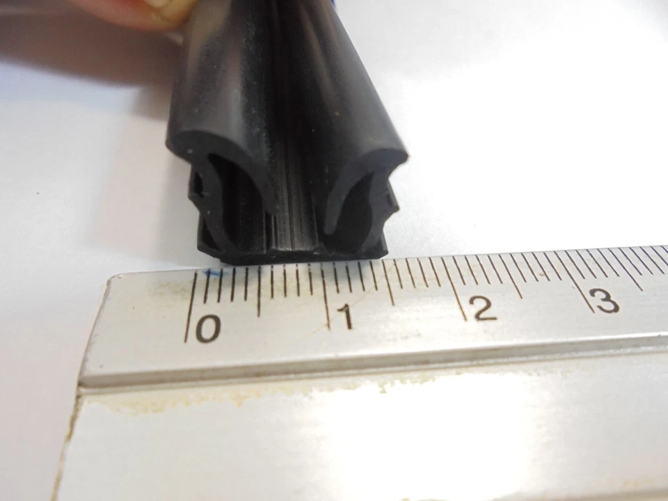 PARA MAZDA B2200 1987-93 92 VENTANA CRISTAL CANAL FIELTRO COMPROBAR TAMAÑO 19x12mm. Foto 3 de 4