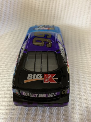 2000 Darell Waltrip Racing Champion 1:24 50066 Ford Taurus - Picture 2 of 5